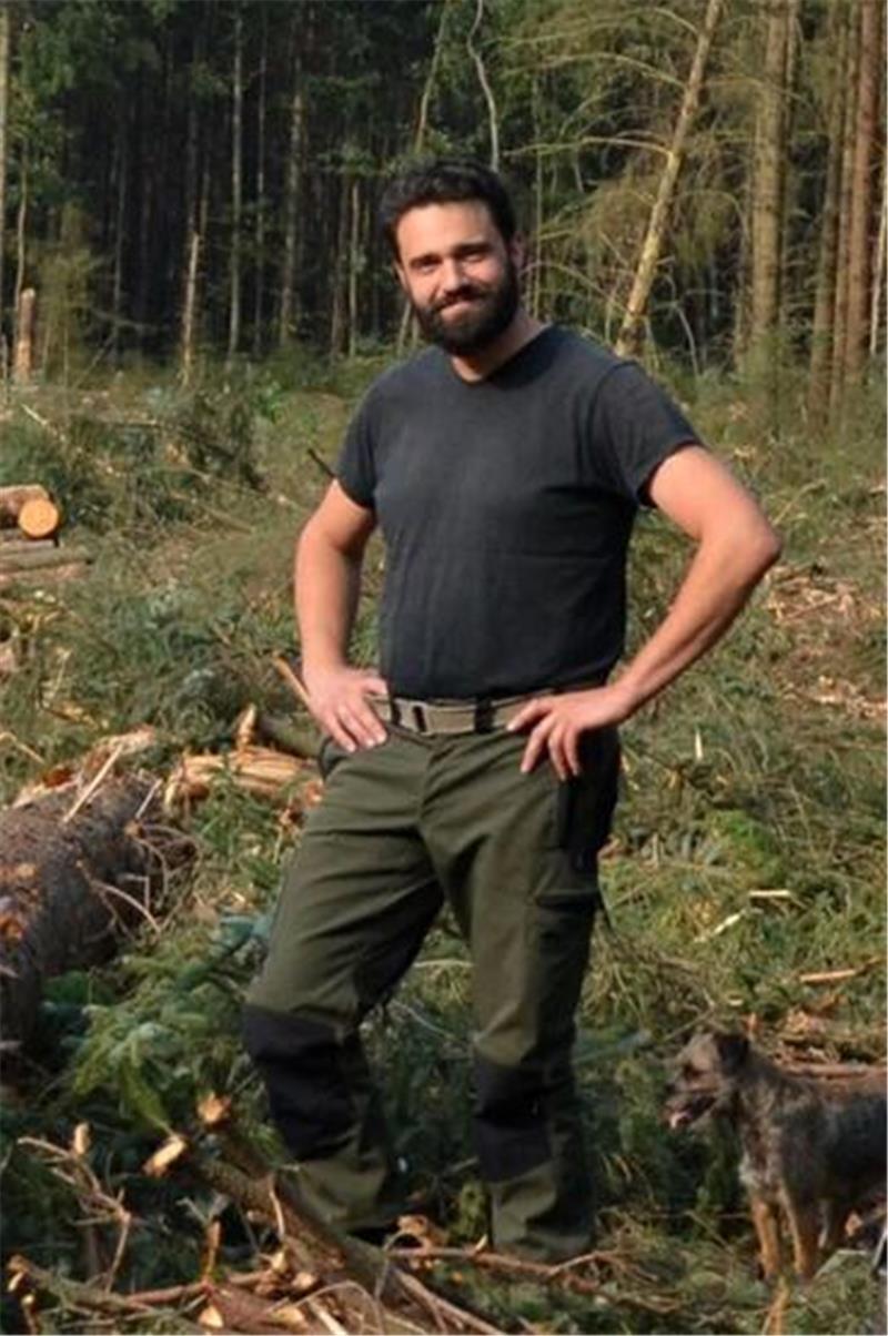 Tobias Loewer ist der Leiter der Revierförsterei Holzurburg.