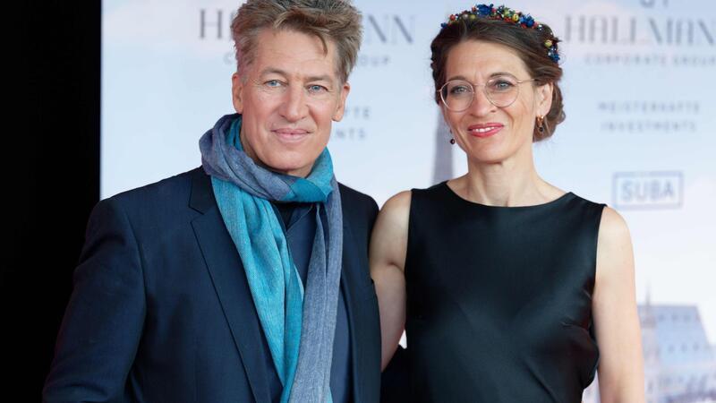 Tobias Moretti ist nicht nur ein Schauspiel-Star. Gemeinsam mit seiner Frau Julia betreibt er eine Landwirtschaft in Tirol. (Bild: Archiv)