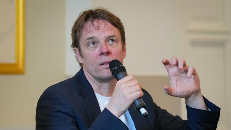 Tobias Rempe: Klassik mit Veränderungen verbinden Tobias Rempe, ab Sommer 2025 Intendant des Berliner Konzerthauses und des Konzerthausorchesters, spricht während der Pressekonferenz zu seiner Vorstellung.