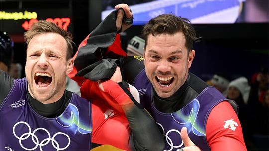 Tobias Wendl (Deutschland, r) und Tobias Arlt (Deutschland) wollen nun bis Olympia 2030 weitermachen. (Archivbild)