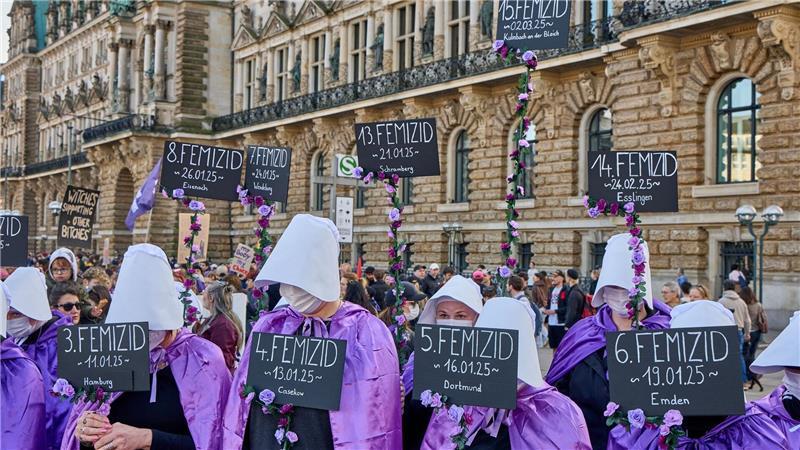 Gewalttätige Ex-Partner: Mehrheit für Fußfessel Tödliche Gewalt gegen Frauen durch Partner und Ex-Partner sollte nach Auffassung von Feministinnen nicht als „Beziehungstag“ bezeichnet werden, sondern als Femizid. (Archivbild)