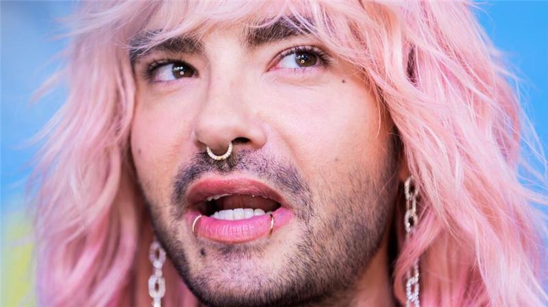 Hilton bis Kaulitz: Promis fliehen vor Flammen Tokio-Hotel-Frontmann Bill Kaulitz zeigte in einer Instagram-Story seine gepackten Luxuskoffer, darunter ein Notfallset des Roten Kreuzes und zwei Walkie-Talkies. (Archivbild)