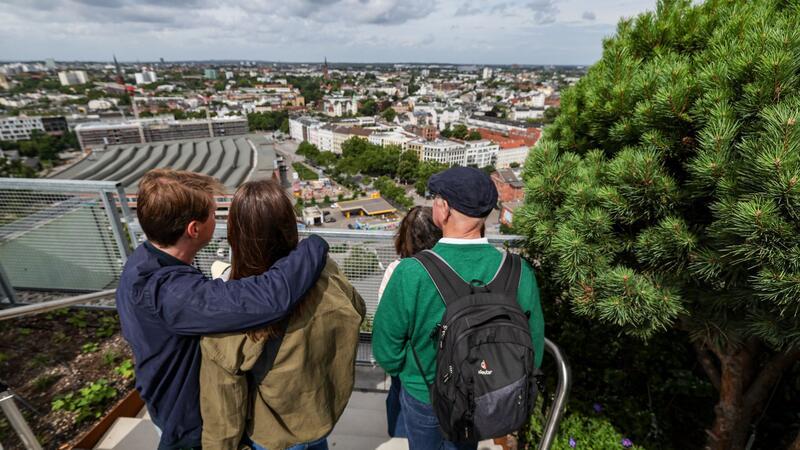 Grüner Hamburger Bunker für alle offen - Besucher begeistert Toller Blick