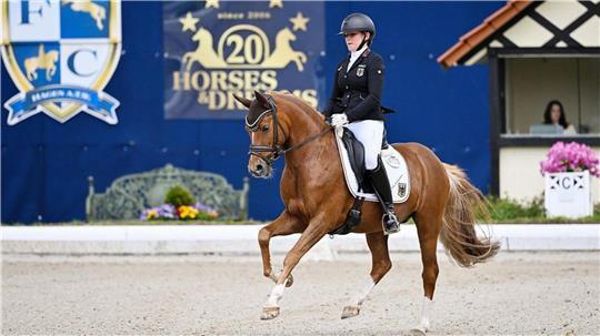 Toller Erfolg für Lilli von Helldorff und Nabucco: Das Paar vom Reitverein Zeven startet bei den Europameisterschaften in Le Mans. 