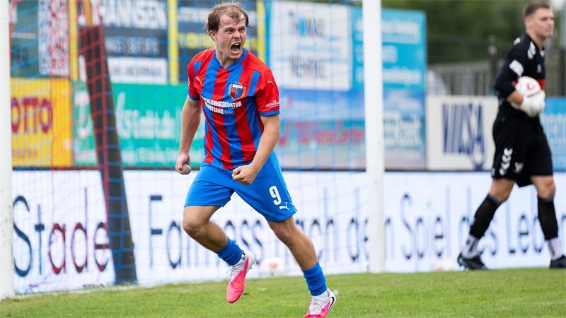Erst Traumtor dann später Doppelpack: D/A schlägt den Bremer SV Tom Sanne erzielt gegen den Bremer SV Saisontor Nummer 13.