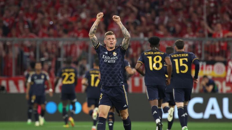 Toni Kroos jubelt nach seiner überragenden Vorlage zur Real-Führung.