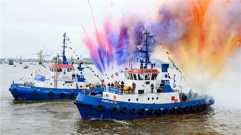 Tonnenschwere Schlepper werden beim Hafengeburtstag wieder auf der Elbe tanzen (Archivbild).