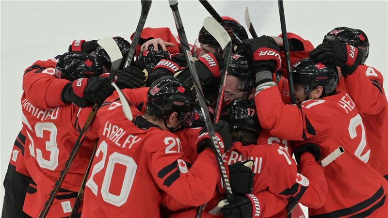 Top-Favorit Kanada rettete sich mit einem Sieg in der Overtime ins Halbfinale.