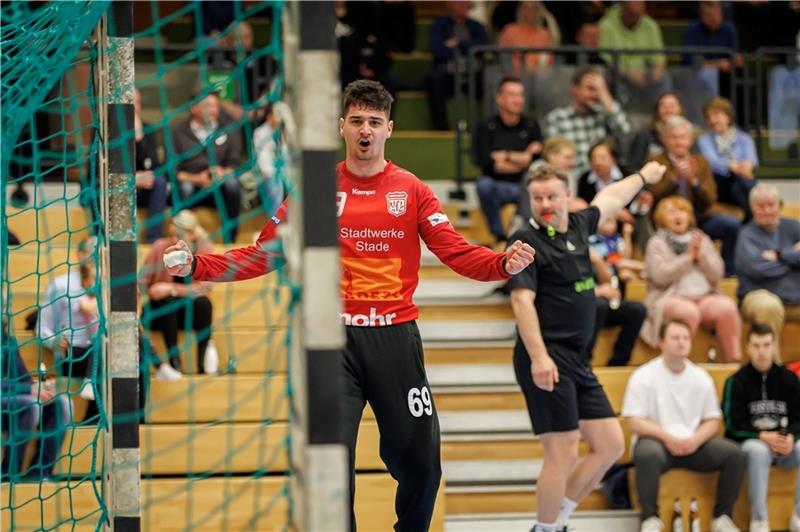 Topduell in der Oberliga: Fredenbeck muss die Fehlerquote reduzieren Torhüter Teo Meštrović zeigte zuletzt starke Paraden. Auf seine abermalige Topleistung wird es auch im Spitzenspiel ankommen. Foto: Struwe