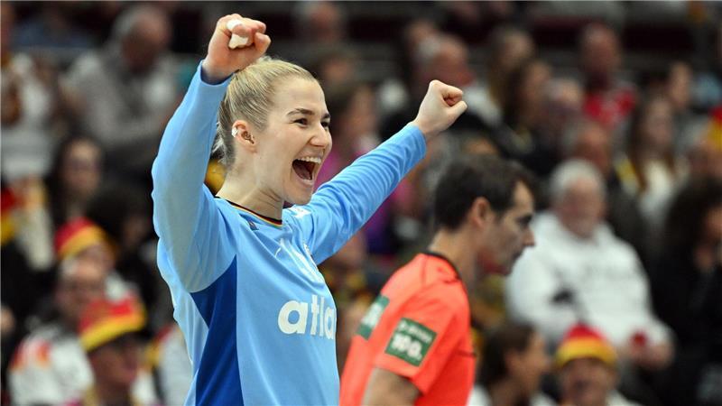 „Weihnachten mit Medaille“: DHB-Team fordert den Weltmeister Torhüterin Katharina Filter kam im Viertelfinale auf 14 Paraden.