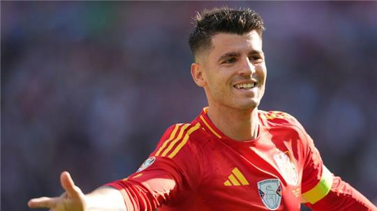 Torjäger Álvaro Morata fühlt sich in Italien mehr geschätzt als in Spanien.