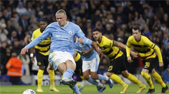 Torjäger Erling Haaland traf natürlich für Man City.