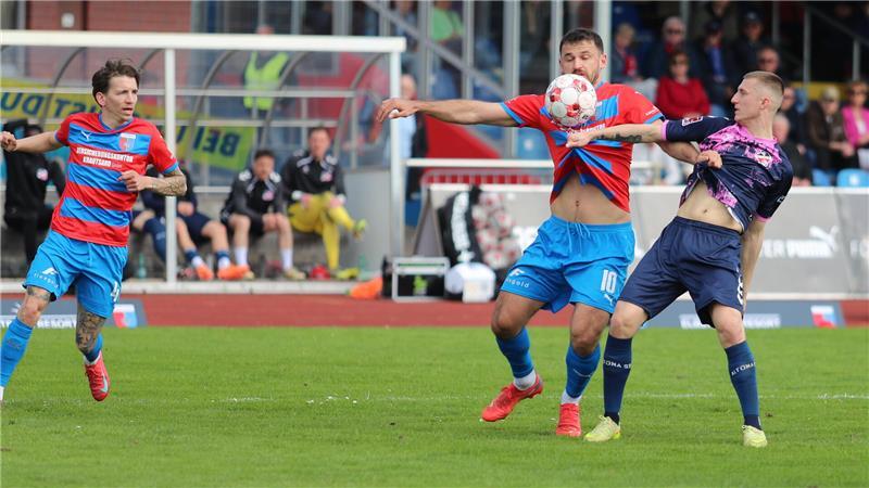 Torschütze vom Dienst bei D/A: Haris Hyseni schießt das 2:0.