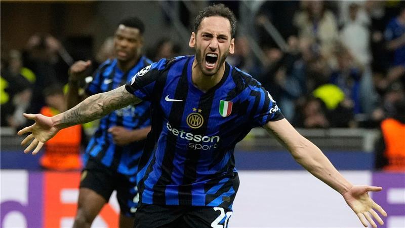 Drama mit Verlängerung: Inter wirft Flick und Barça raus Torschütze zum 2:0 für Inter: Ex-Bundesliga-Profi Hakan Calhanoglu.