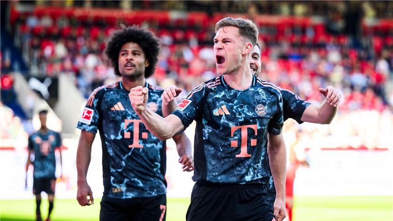 Torschütze zum 4:0-Endstand: Der Münchner Mittelfeldchef Joshua Kimmich (r.).