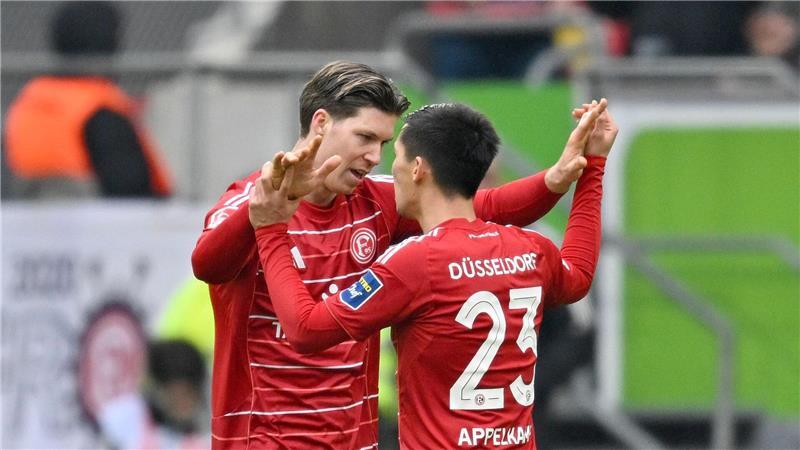 Torschützen unter sich: Shinta Appelkamp und Cedric Itten (l) trafen gegen Paderborn.