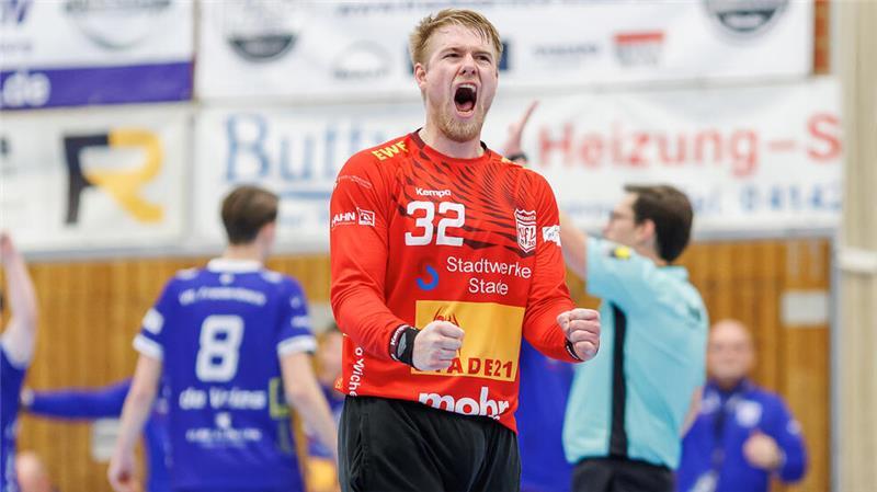 900 Fans treiben den VfL Fredenbeck zum Sieg im Spitzenspiel Torwart Justin Rundt vernagelt gegen Northeim seinen Kasten.