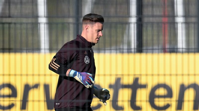 Torwart Ter Stegen droht EM-Rückschlag: Spekulationen um Op Torwart Marc-André ter Stegen leidet an Rückenproblemen.