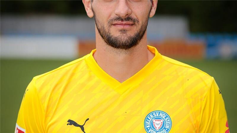 Holstein Kiel verlängert Vertrag mit Torwart Engelhardt Torwart Marcel Engelhardt bleib bei Holstein Kiel