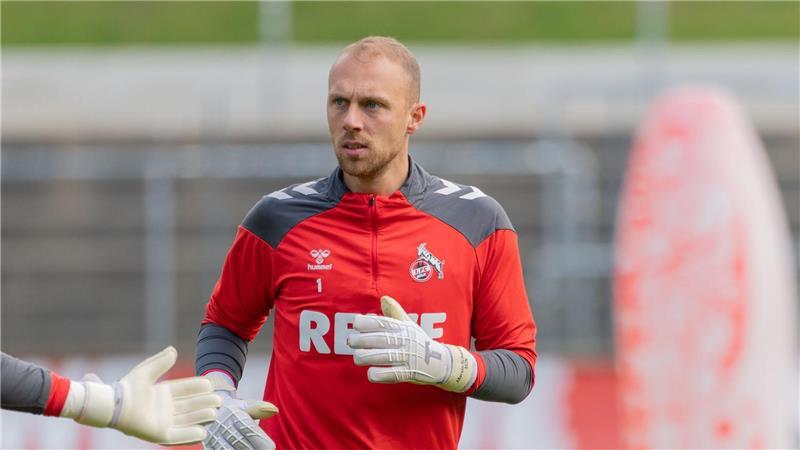 Start mit Geschenk: Funkel legt in Köln los Torwart Marvin Schwäbe hat über das erste Training mit Friedhelm Funkel gesprochen.