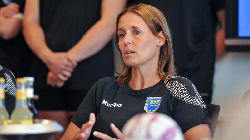 Torwarttrainerin Debbie Klijn ist jetzt auch Co-Trainerin.