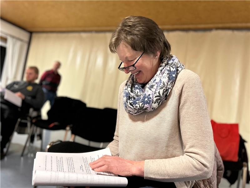 Toschnacker: Manchmal muss auch Margret Peters bei den Proben herzlich lachen.