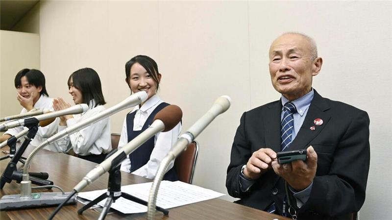 Toshiyuki Mimaki, Präsident von Nihon Hidankyo, reagierte bewegt auf die Bekanntgabe.