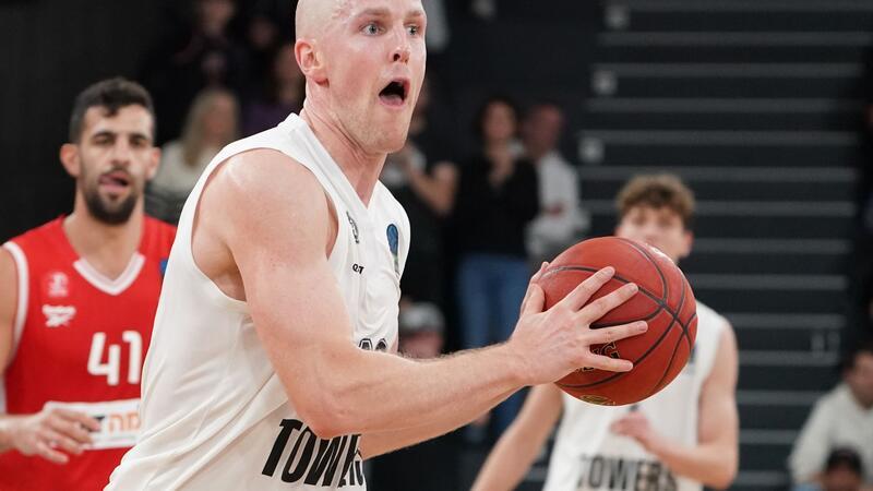 Nächste Heimniederlage für Hamburg Towers im Eurocup Towers-Kapitän Seth Hinrichs in Aktion.