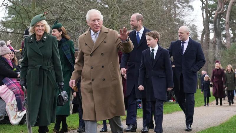 Traditionell gehen die Royals die kurze Strecke zum Gottesdienst zu Fuß.