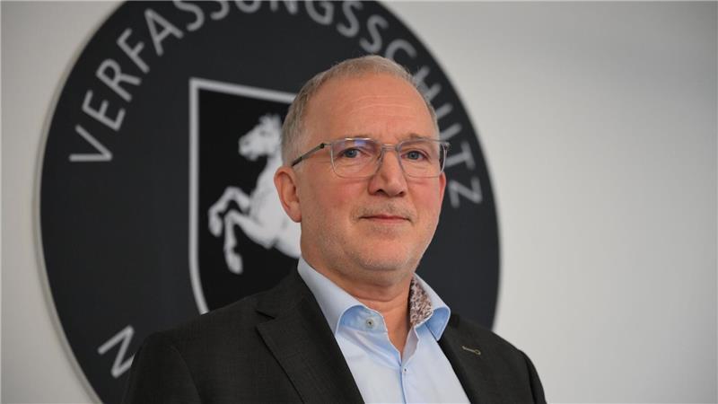 Traditionelle Rechtsextremisten verlören an Bedeutung, sagt NiederVerfassungsschutzpräsident Pejril.