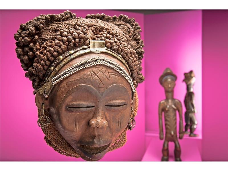 Traditionelle afrikanische Maske. Paul Schimweg/Völkerkundemuseum