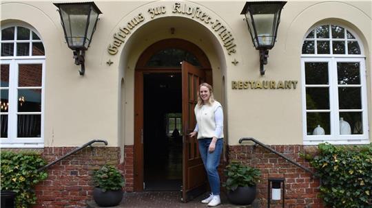 Traditionshaus in neuen Händen: Katrin Schneider hat die Kloster-Mühle in Kuhmühlen übernommen.