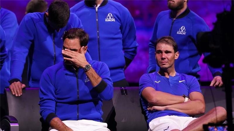 Federer zu Nadal-Rücktritt: „Es war eine absolute Ehre“ Tränen zum Abschied: Roger Federer (l) und Rafael Nadal.