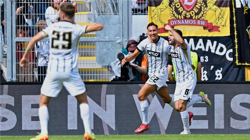 Keine Tabellenführung: Elversberg nur Remis gegen Dresden Traf gegen Dresden doppelt: Elversbergs Younes Ebnoutalib.
