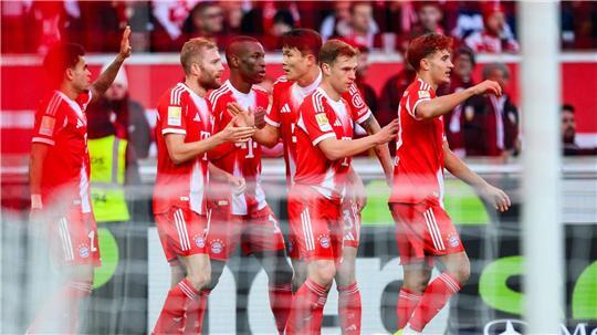 Traf sehenswert zur Münchner 1:0-Führung: Konrad Laimer (2.v.l.).