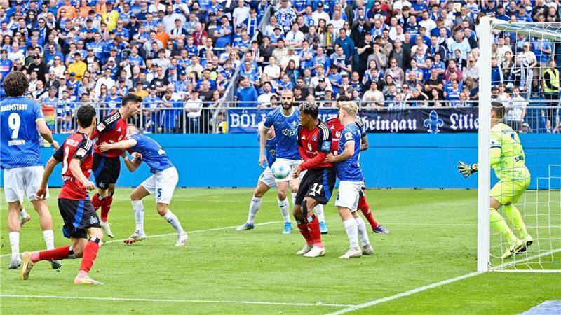 Sieg in Darmstadt: HSV dicht vor Bundesliga-Rückkehr Traf zur HSV-Führung: Ludovit Reis.