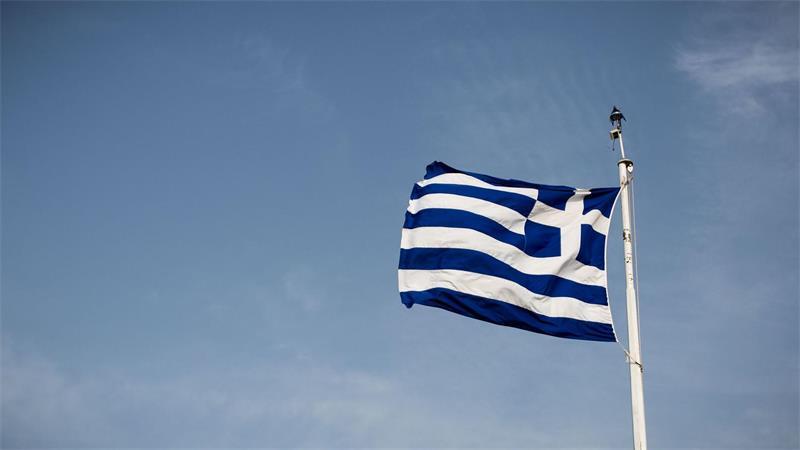 Brautpaar stürzt mit Hubschrauber auf griechischer Insel ab Tragisches Ende der Flitterwochen in Griechenland: Ein britisches Ehepaar kam bei einem Hubschrauberabsturz ums Leben. (Symbolbild)