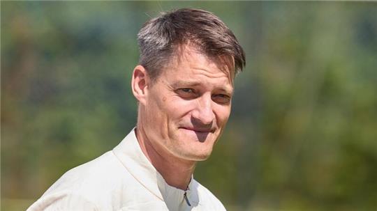 Trainer Alexander Blessin ernannte kurz vor dem ersten Pflichtspiel des FC St. Pauli Nikola Vasilj als Nummer eins im Tor.