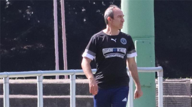 Trainer Bayram Özkan versuchte bis zum Schluss alles, doch es war nichts mehr zu machen.