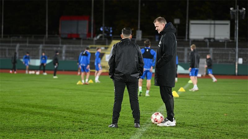 Trainer Burak Bahar (l.) und Jeddelohs Sportchef Olaf Blancke träumen vom nächsten Pokal-Coup.