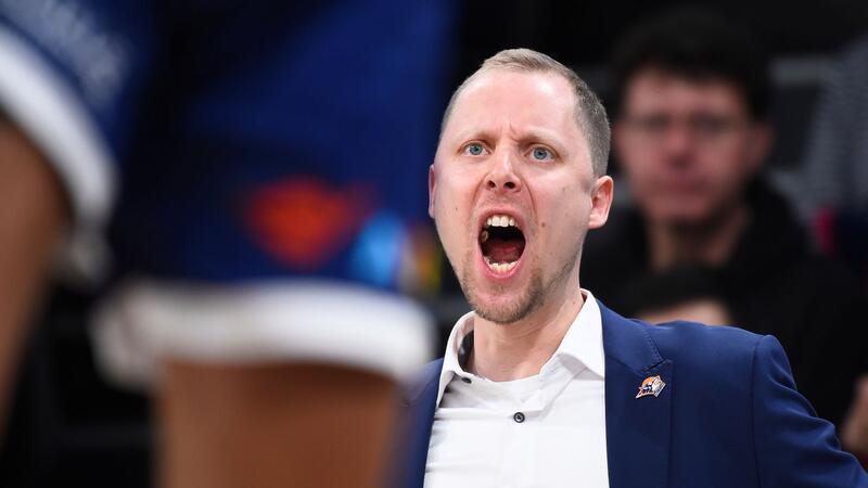 Hamburg Towers fügen Seawolves siebte Niederlage in Serie zu Trainer Christian Held feuert sein Team an.