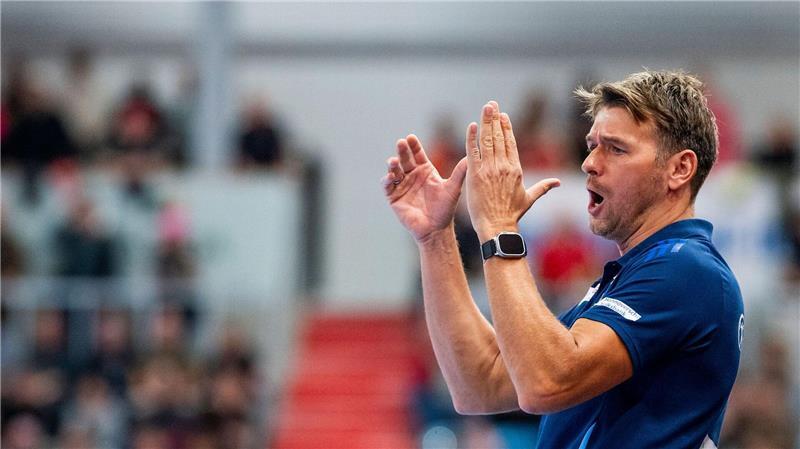 Trainer Christian Prokop und die TSV Hannover-Burgdorf spielten gegen die Füchse Berlin. (Archivbild)