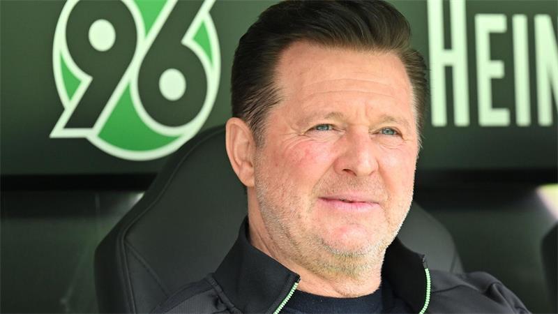 Trainer Christian Titz will mit Hannover 96 wieder oben mitspielen. (Archivbild)