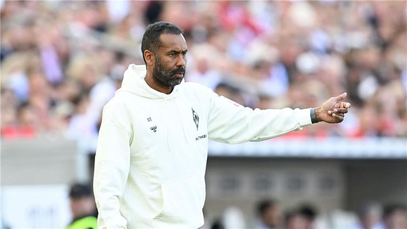 Trainer Daniel Thioune holte mit Werder beim Champions-League-Kandidaten VfB Stuttgart einen Punkt.