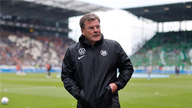 Trainer Dieter Hecking vom VfL Wolfsburg