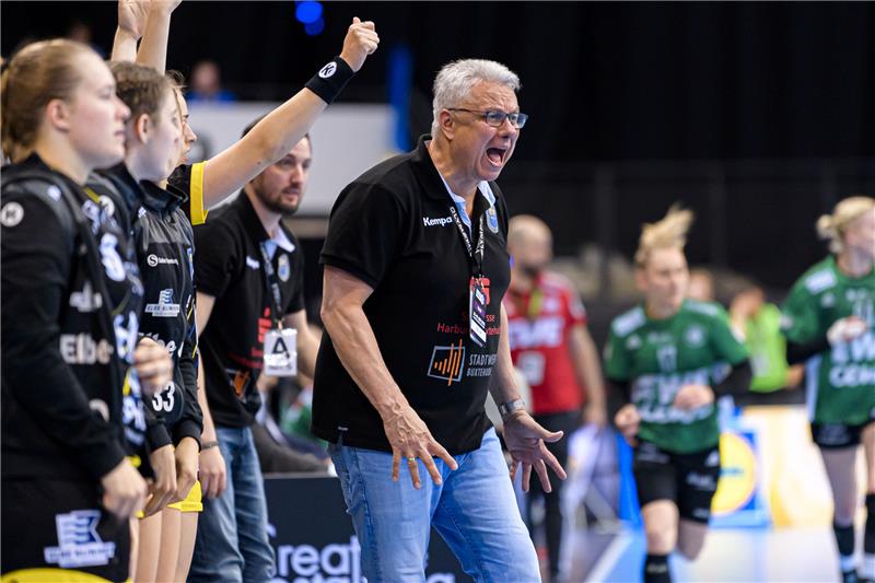 BSV muss im DHB-Pokal nach Berlin Trainer Dirk Leun und der BSV fahren nach Berlin. Foto: Marco Wolf/dpa