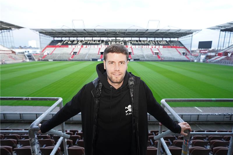 FC St. Pauli: Mit Geselligkeit und Gelassenheit die Serie fortsetzen Trainer Fabian Hürzeler hat großen Respekt vor Eintracht Braunschweig. Foto: Marcus Brandt/dpa