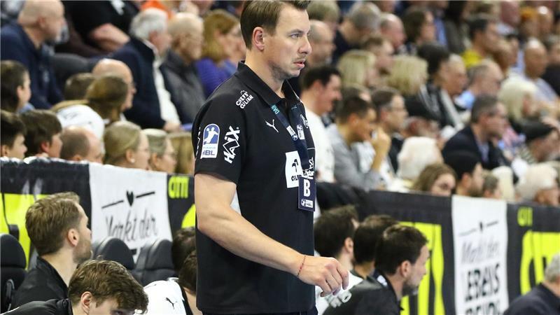 Trainer Filip Jicha und der THW Kiel kassierten eine Auswärtspleite in Stuttgart. (Archivbild)