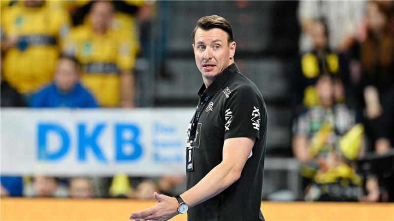 Trainer Filip Jicha und der THW Kiel unterlagen bei der HSG Wetzlar. (Archivbild)
