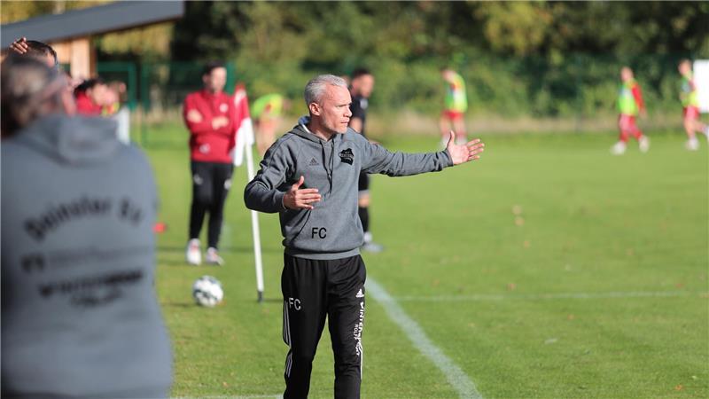 Trainer Filippo Callerame steht mit seinem Deinster SV noch ohne Saisonsieg da.